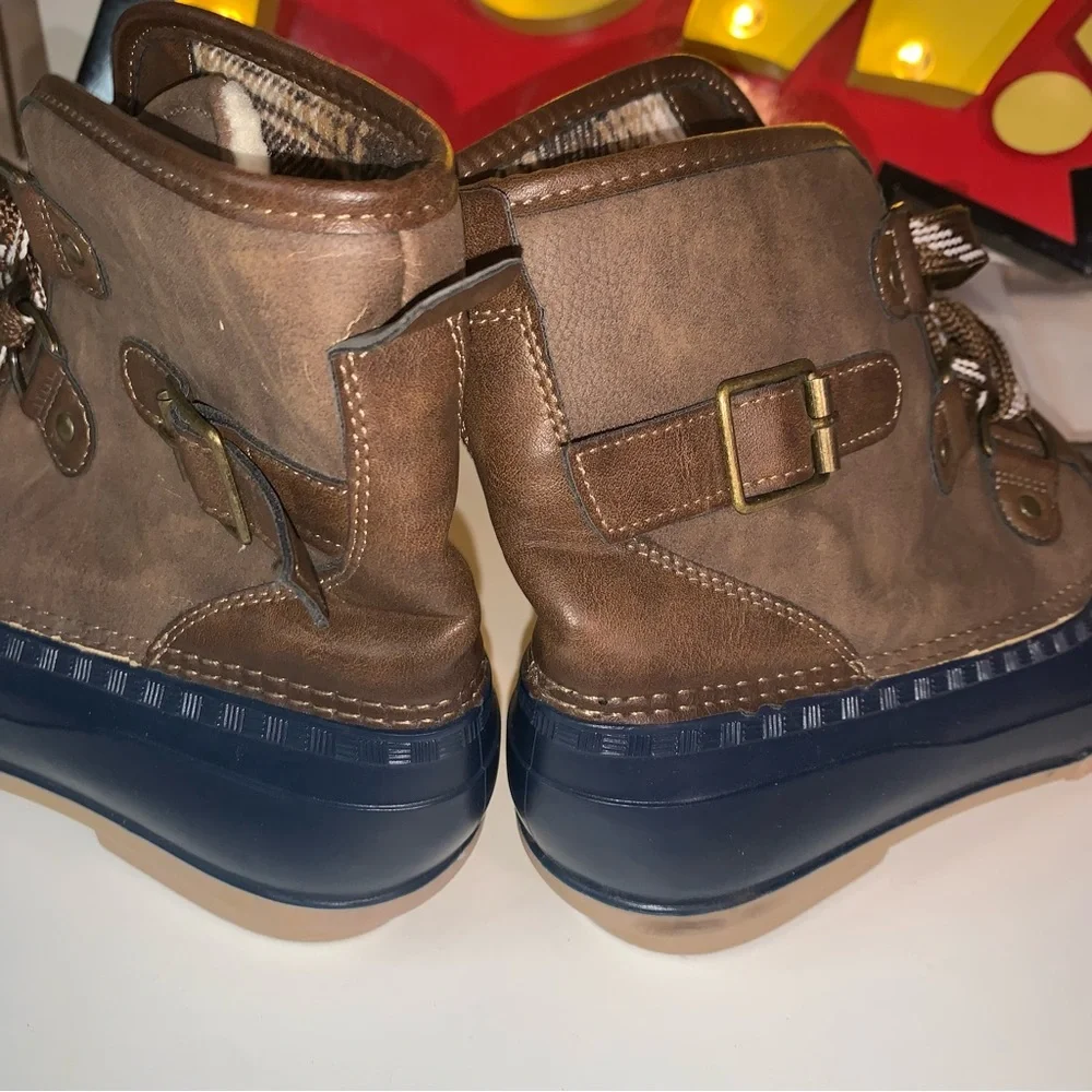 Magellan Outdoors Duck Boots Women's 11 Navy Brown Plaid Fleece Lined - Used